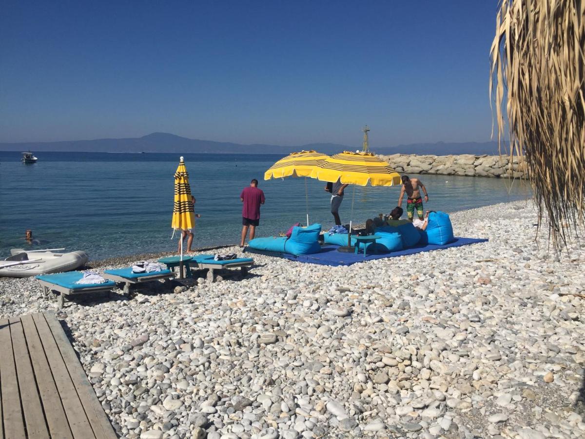 Akrogiali Agali 2 Maizonette Front Of The Sea 아파트 외부 사진